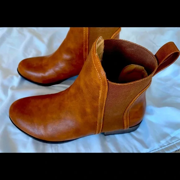 Perfect Vintage Chelsea Boots - Picture 2 of 2